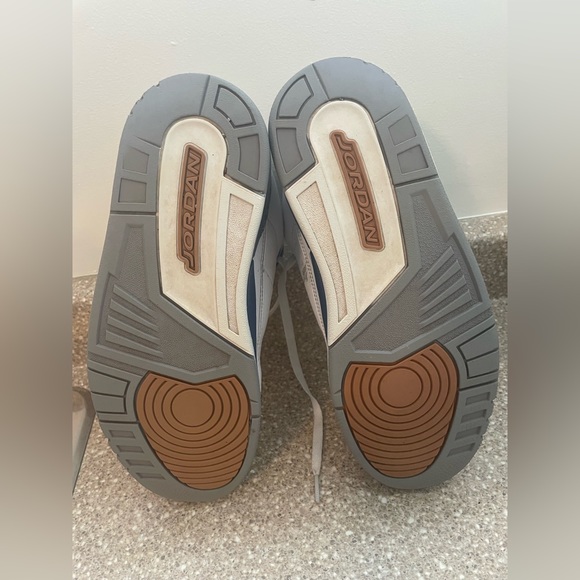 Men’s Jordan Retro 3 - Picture 9 of 11